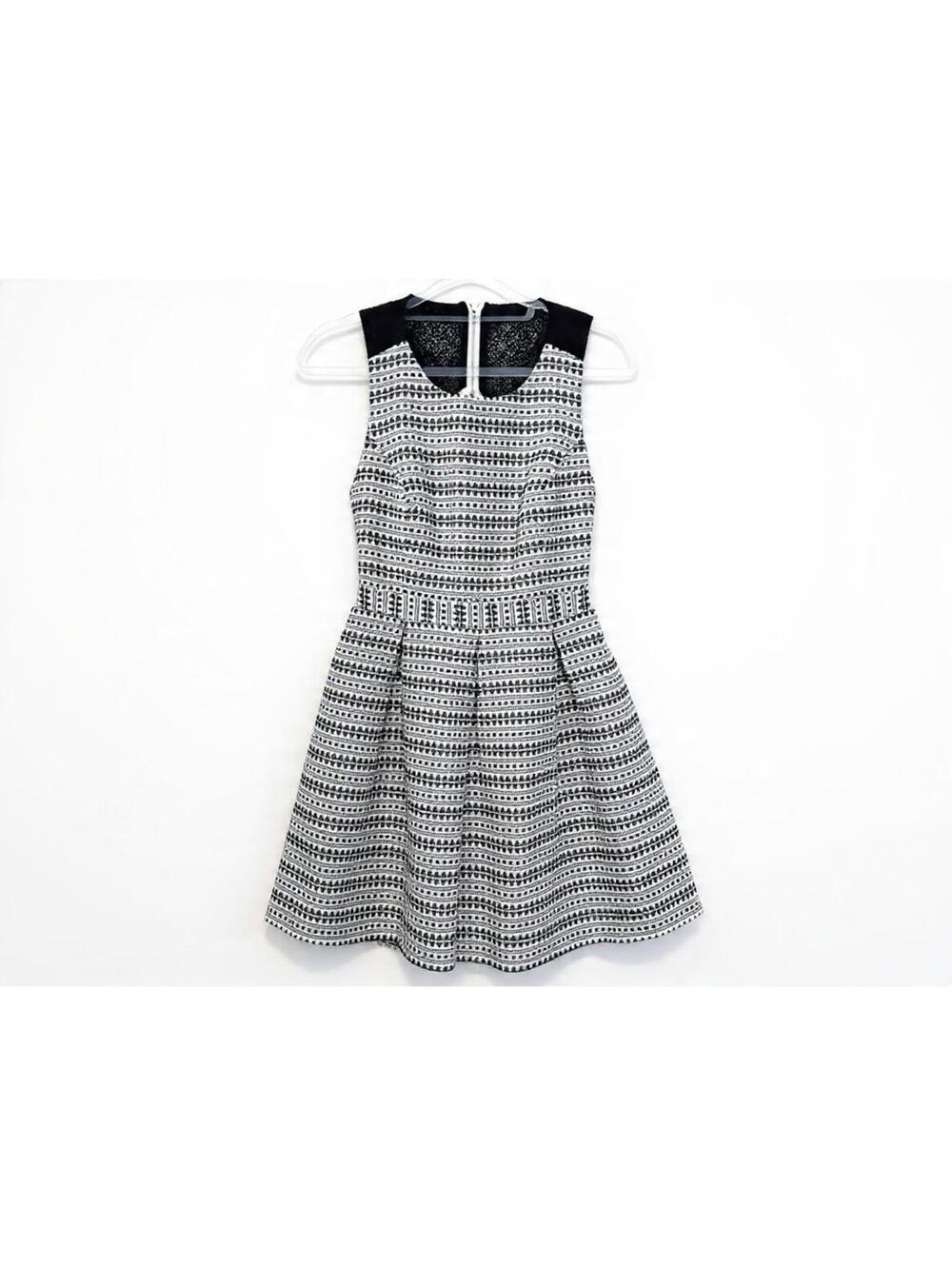 Trina Turk Women Size 10 Navy White Fit Flare Sleeveless Dress - Picture 13 of 15